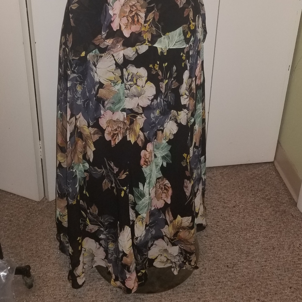 💥PRICE DROP💥 NWT Black Floral Midi Wrap Dress - Picture 11 of 14